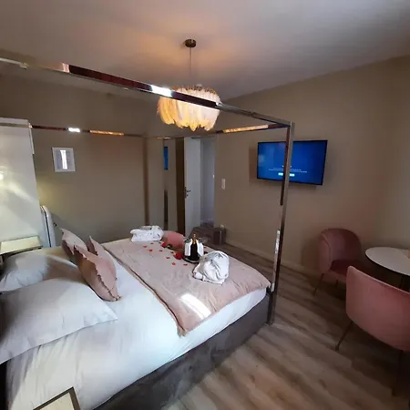 Mademoiselle Liebeshotel *