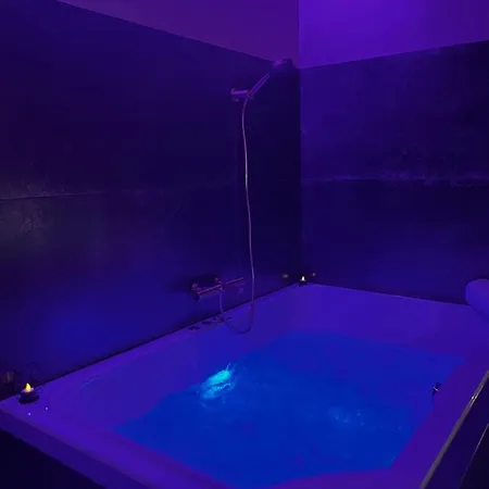 Mademoiselle Love hotel *