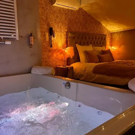 Love hotel Mademoiselle