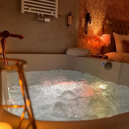 Love hotel Mademoiselle