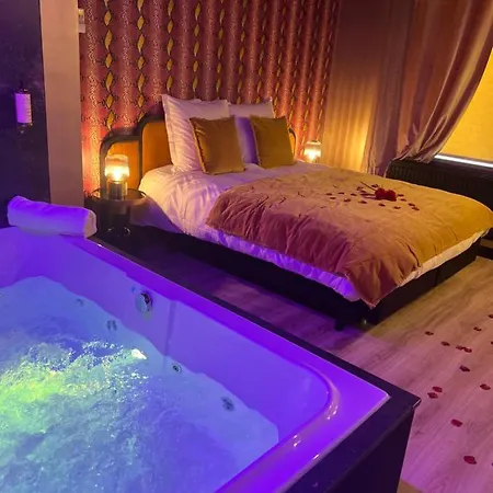 Love hotel Mademoiselle