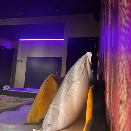 Mademoiselle Love hotel Liege