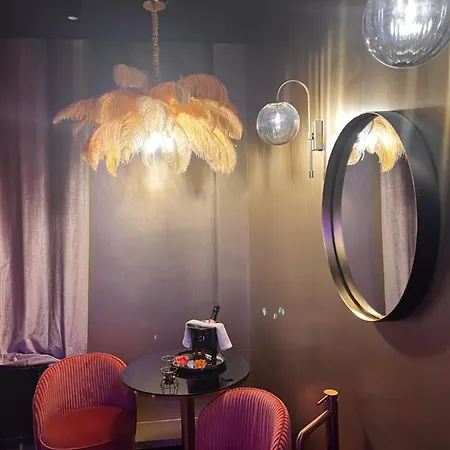 Love hotel Mademoiselle
