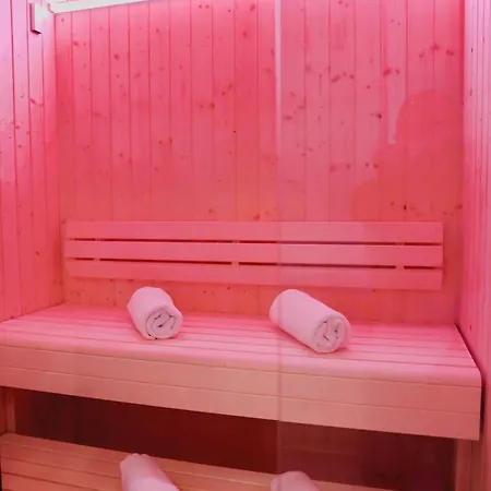 Love hotel Mademoiselle