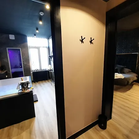 Mademoiselle Love hotel *