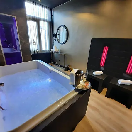 Love hotel Mademoiselle Liege