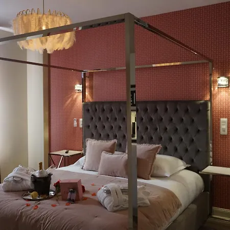 Love hotel Mademoiselle *
