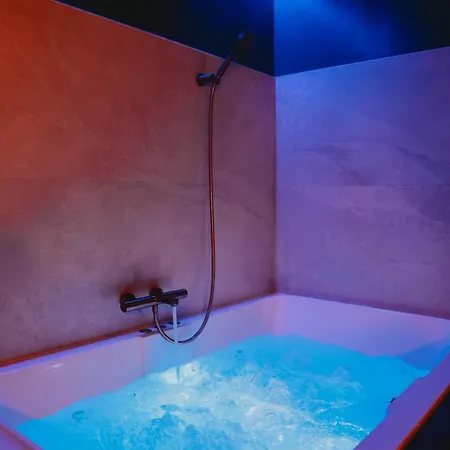 Love hotel Mademoiselle *