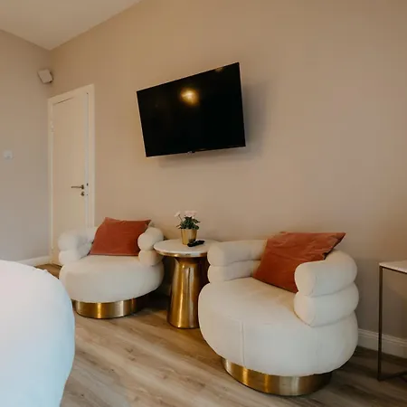 Mademoiselle * Liège