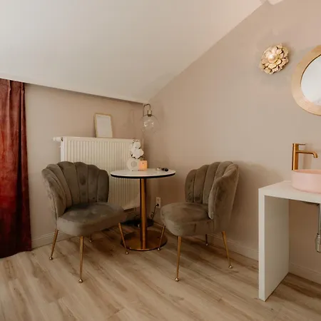 Love hôtel Mademoiselle *