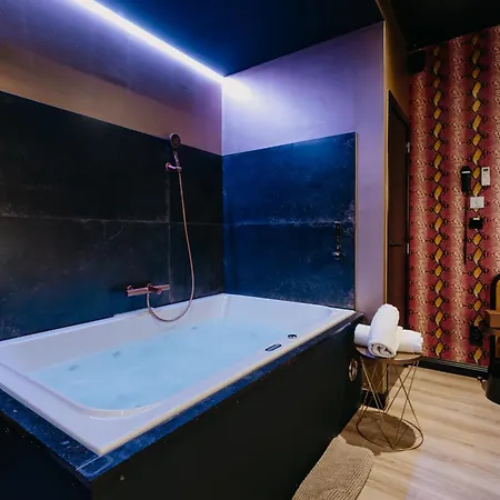 Love hôtel Mademoiselle *