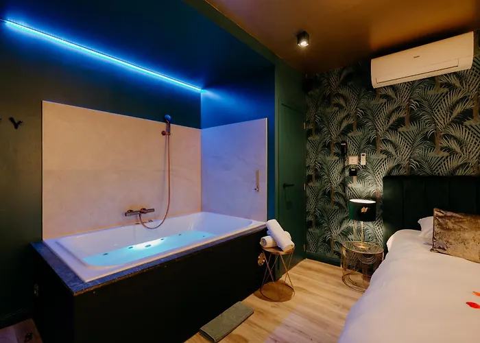 Love hôtel Mademoiselle *